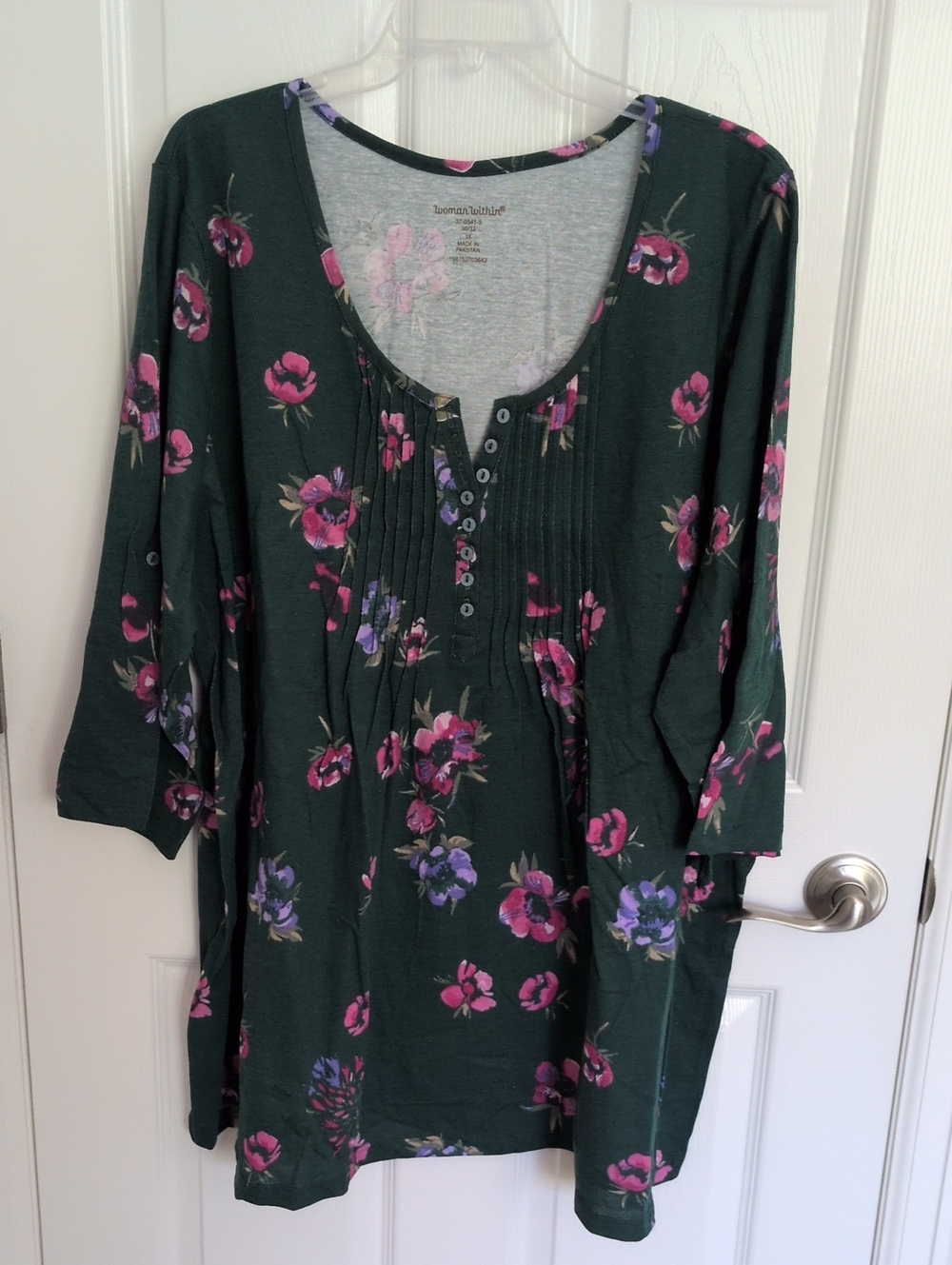 ✔️Woman Within Dark Green Floral Henley Tunic - Pink & Purple Flowers